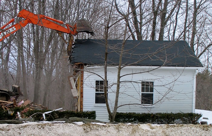 Known as HATS (House Across the Street), the staff housing opposite the IMS Retreat Center was rebuilt in 2005.
